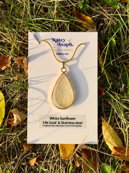 White Sunflower Necklace
