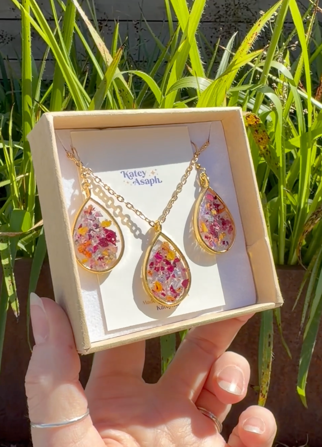 Flower Confetti Gold Drop Earring & Necklace Set