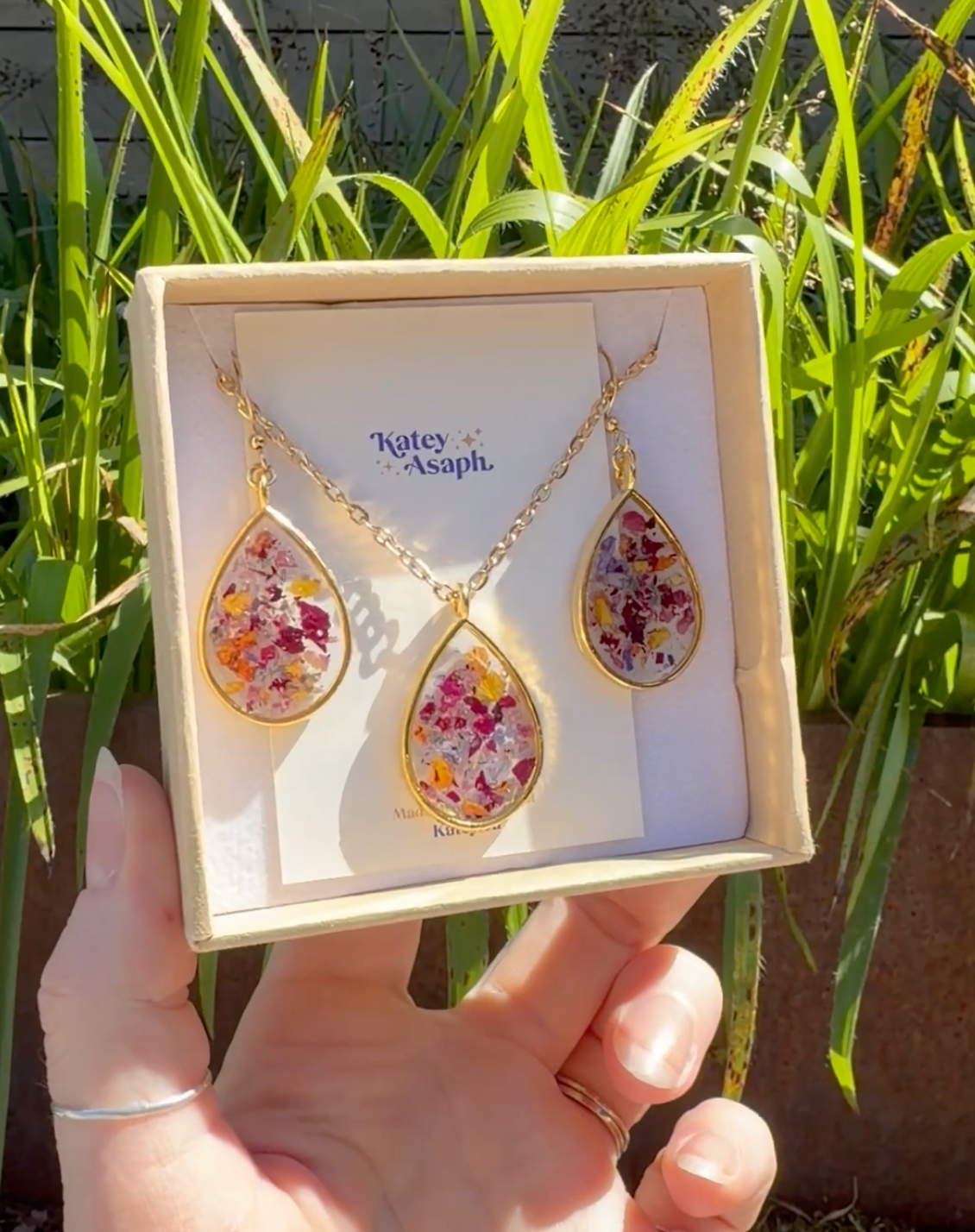 Flower Confetti Gold Drop Earring & Necklace Set